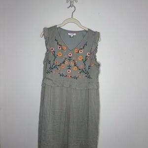 NWOT ANDREE BY UNIT Sage Midi Dress with Floral Embroidery